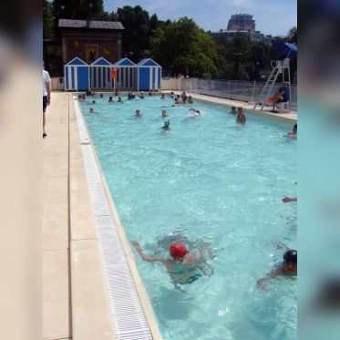 L'espace piscine, à Paris plage, sur les bords de Seine