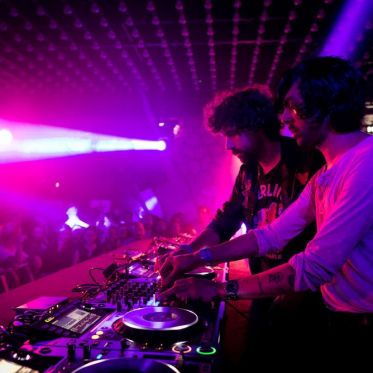 Justice en DJ Set au Faust pour Virgin Radio