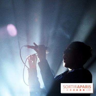 Vök en concert au Point Ephémère à Paris