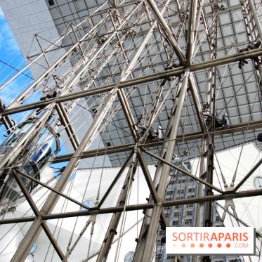 Réouverture du toit de la Grande Arche de La Défense