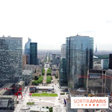 Réouverture du toit de la Grande Arche de La Défense