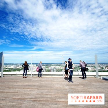 Réouverture du toit de la Grande Arche de La Défense