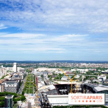 Réouverture du toit de la Grande Arche de La Défense