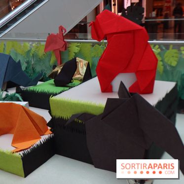 700 animaux en origami envahissent Beaugrenelle !