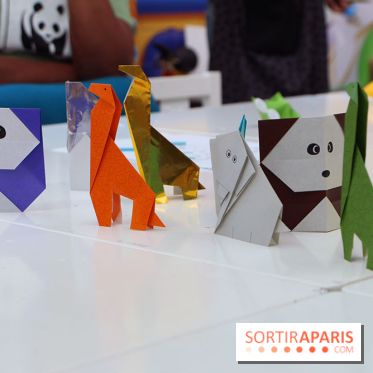 700 animaux en origami envahissent Beaugrenelle !