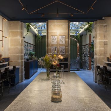 La Distillerie de l’Arbre Sec : le nouveau temple du gin propose des ateliers à deux pas du Louvre