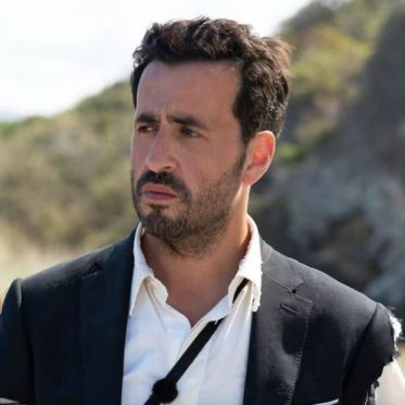 Après La Flamme et Le Flambeau, Jonathan Cohen emmène son personnage de Marc au cinéma