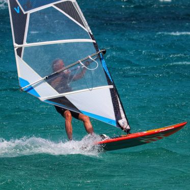 JO de Paris 2024 : qui sont les athlètes médaillés en voile ? Le récap' des médailles olympiques