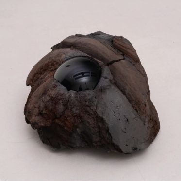 Stone Speakers : plongez dans l'exposition volcanique de Julian Charrière au Palais de Tokyo