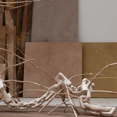 Les Cimes de l’Asphalte : l’exposition de Duy Anh Nhan Duc à l’Espace Richaud, à Versailles