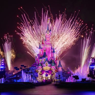 Disney Tales of Magic : découvrez le nouveau show nocturne et immersif de Disneyland Paris