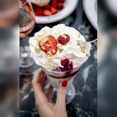 Petite Rosalie : la terrasse au bord du lac du restaurant Rosalie à Disney Village