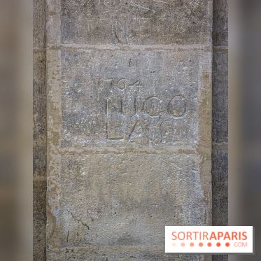 Le saviez-vous ? Ce graffiti de 1764 sur la place des Vosges est le plus vieux de Paris