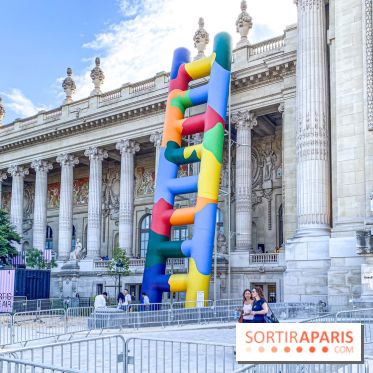 Grand Palais : c'est quoi, cette échelle multicolore sur la façade du musée ?