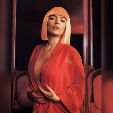 Karol G au Crazy Horse : un show inédit entre cabaret parisien et rythmes latinos