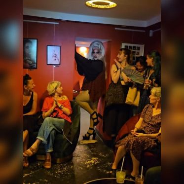 Halloween 2025 : La Reine Sanguinaire, le jeu de rôle drag extravagant au Speechless