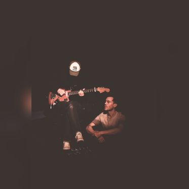 Aime moi : Fabien Ducommun en voyage intérieur au Théâtre des Mathurins