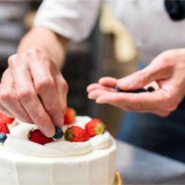 Masterclass de pâtisserie avec Abdelkarim (Le Meilleur Pâtissier d’M6) au studio Rougereau