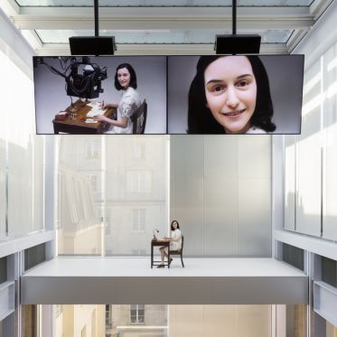 Revolution, l'exposition de Simon Fujiwara à la Fondation Lafayette Anticipations