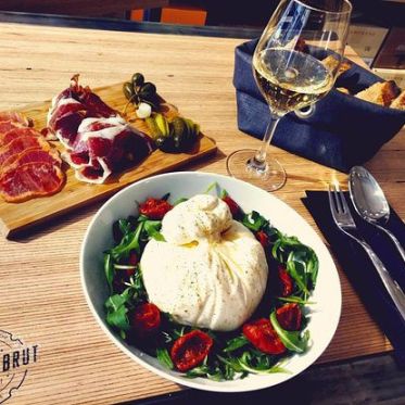 L'Extra Brut, le bar à champagne près de la Gare du Nord