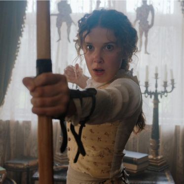 Enola Holmes, avec Millie Bobby Brown, sur Netflix : critique et bande-annonce