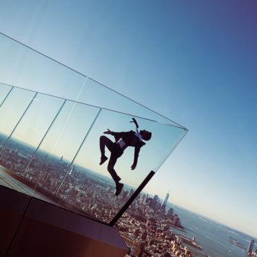 The Levitation Project : Forgetmat dévoile ses œuvres en lévitation à l'Espace Commines