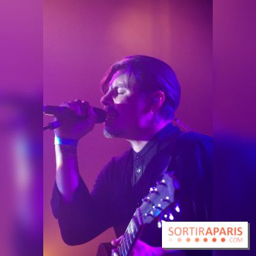 Low Roar en concert au Badaboum