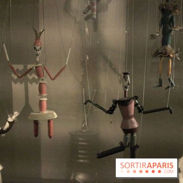 Exposition DADA au Musée de l'Orangerie - marionnettes pour Le Roi Cerf, Mel Myland et Sabine Gysin d'après Sophie Taeuber (1918), 1993