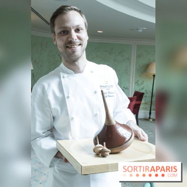 Bûche de Noël toupie du Shangri-La Paris 2017