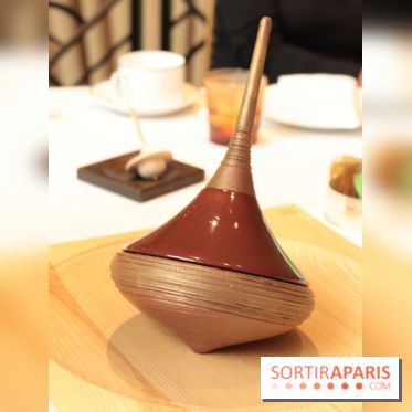 Bûche de Noël toupie du Shangri-La Paris 2017