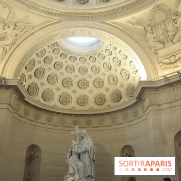 Un monde de plis à la chapelle Expiatoire