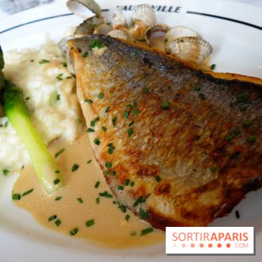 Le Vaudeville à Paris : cuisine traditionnelle et fruits de mer pour la brasserie centenaire