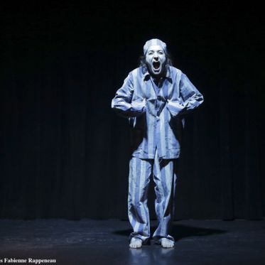 L'Exception : un vibrant hommage à Simone Veil au Théâtre de la Contrescarpe