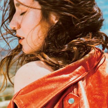 Izia en concert à L'Olympia en avril 2020