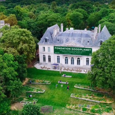 Vente aux enchères conviviale à la fondation GoodPlanet