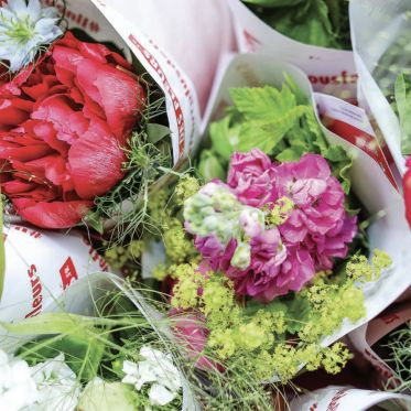 Des bouquets de fleurs offerts aux quatre coins de Paris 