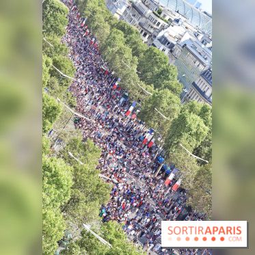 Défilé de l'Equipe de France sur les Champs-Elysées, les photos