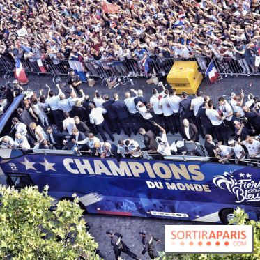 Défilé de l'Equipe de France sur les Champs-Elysées, les photos