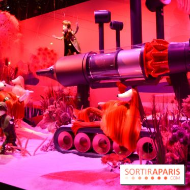 L'inauguration des vitrines de Noël 2018 du Printemps par Laëtitia Casta