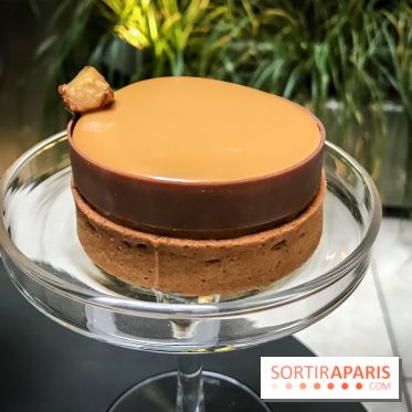 Tea-time Hotel Duo by Kevin Lacote