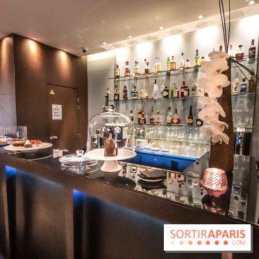 Tea-time Hotel Duo by Kevin Lacote