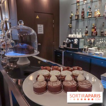 Tea-time Hotel Duo by Kevin Lacote