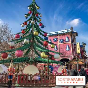 Le Marché de Noël des Tuileries à Paris, allees