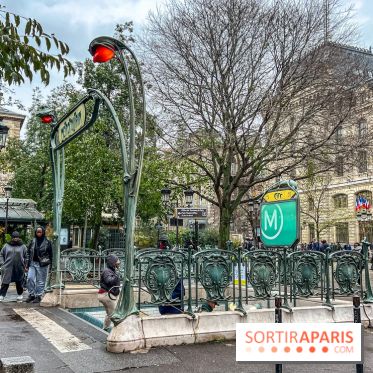 visuel Paris visuel  - métro - guimard - grève - transport
