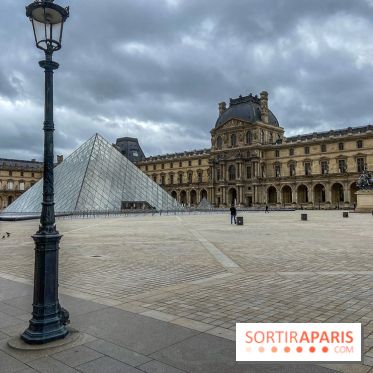 Visuel Paris vide Louvre