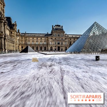 JR investit la place de la Pyramide du Louvre pour ses 30 ans