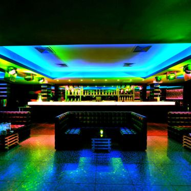 L'Arc à Paris - Le restaurant bar Club