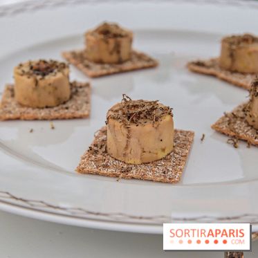 La Bûche de Noël et créations de Noël au Peninsula 2019 et galette des rois 2020