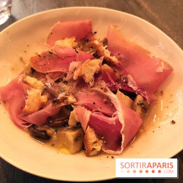 Madame Claude - Restaurant Paris 15ème - Fricassée de cèpes frais de la Seine et Marne persillade puis fini au jus de veau et Jambon de montagne du Mont Lyonnais