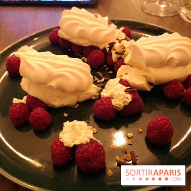 Madame Claude - Restaurant Paris 15ème - Framboise crème normande épaisse et meringue